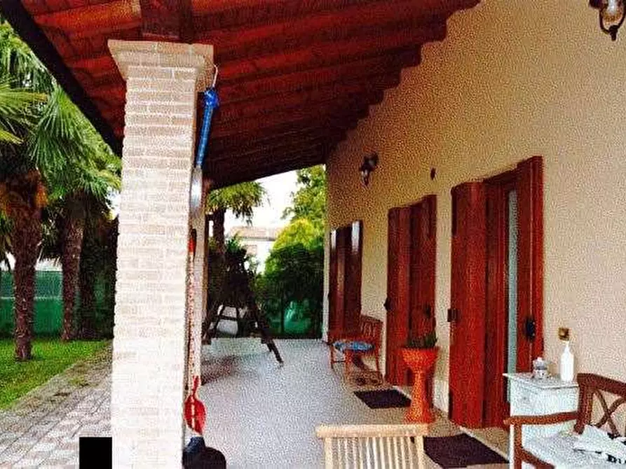 Immagine 1 di Villa in vendita  in Via Fogazzaro 12 a Padova