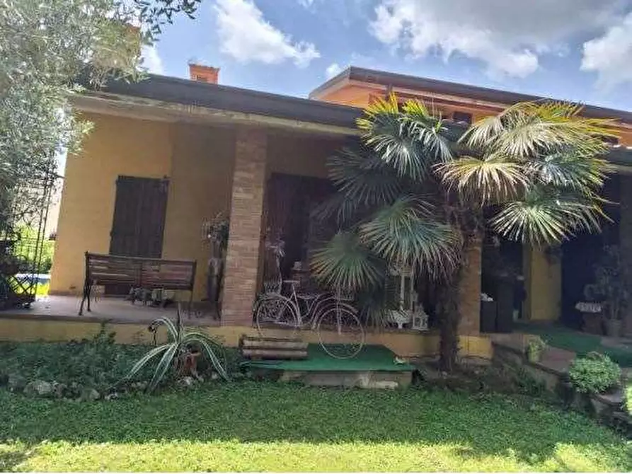 Immagine 1 di Villa in vendita  a Mestrino