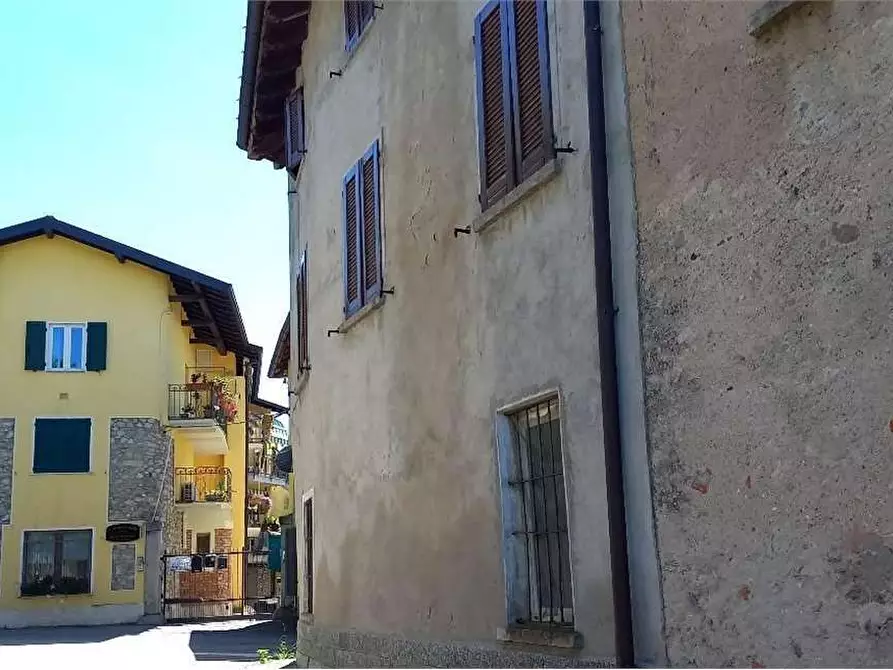 Immagine 2 di Appartamento in vendita  in Via A. Volta  2 a Cittiglio