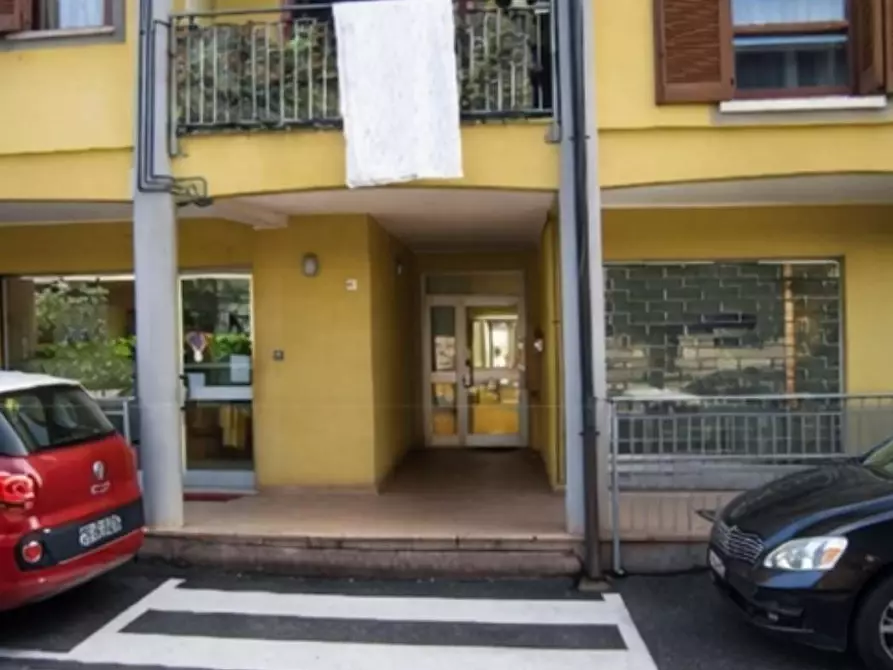 Immagine 2 di Appartamento in vendita  in Via marconi angolo via v. emanuele 2-b a Roncello