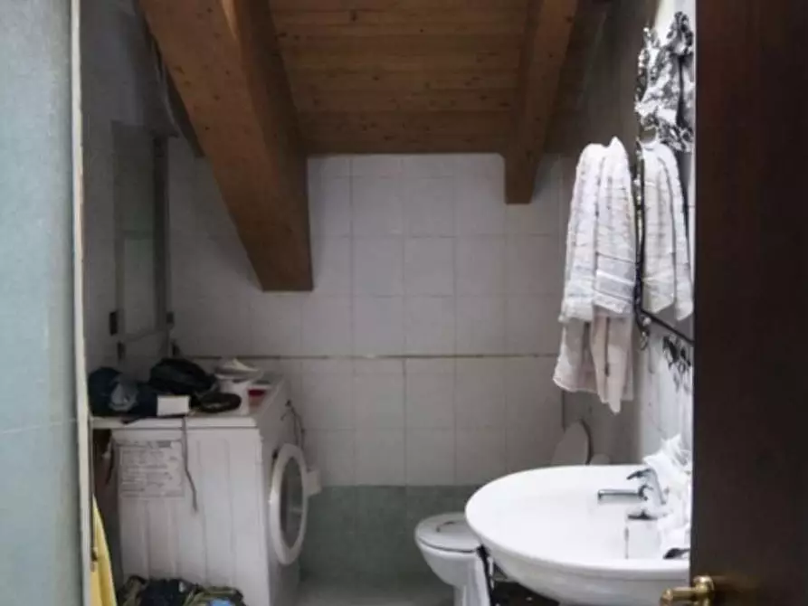 Immagine 9 di Appartamento in vendita  in Via marconi angolo via v. emanuele 2-b a Roncello