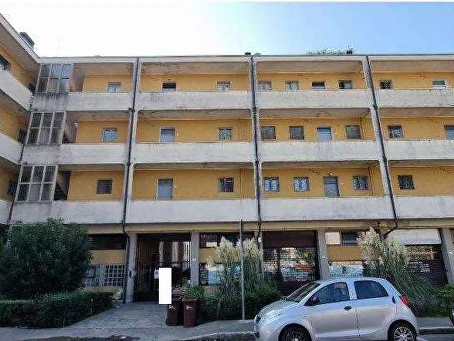 Immagine 1 di Appartamento in vendita  in Piazza Raoul Achilli 7 a Legnano
