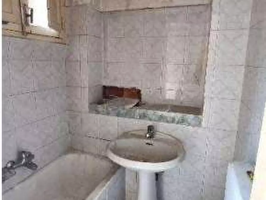 Immagine 4 di Appartamento in vendita  in Piazza Raoul Achilli 7 a Legnano