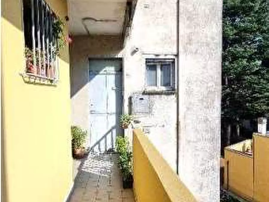 Immagine 5 di Appartamento in vendita  in Piazza Raoul Achilli 7 a Legnano