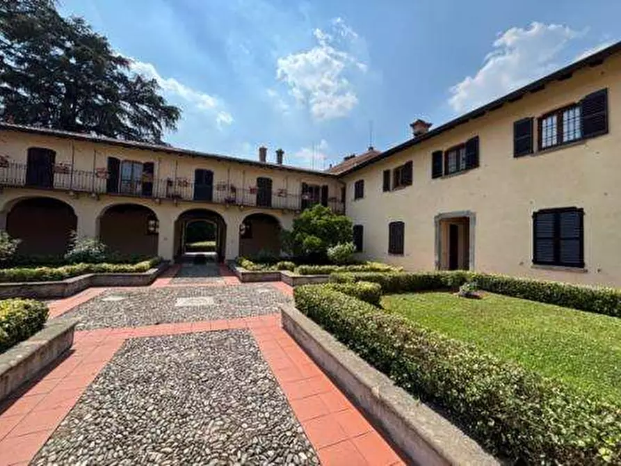 Immagine 3 di Appartamento in vendita  in Via Stanga Busca a Carate Brianza