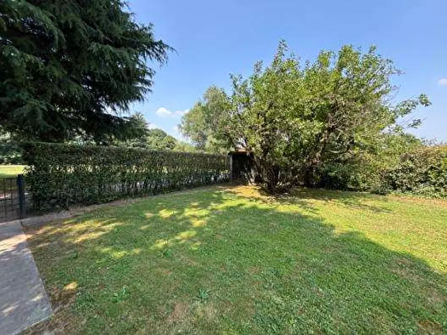 Immagine 7 di Appartamento in vendita  in Via Stanga Busca a Carate Brianza