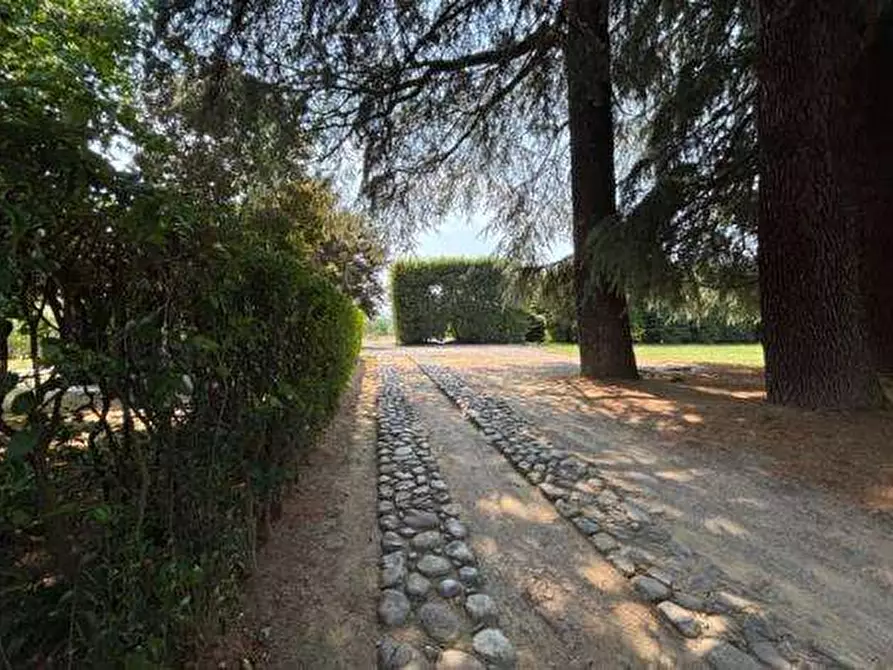 Immagine 11 di Appartamento in vendita  in Via Stanga Busca a Carate Brianza