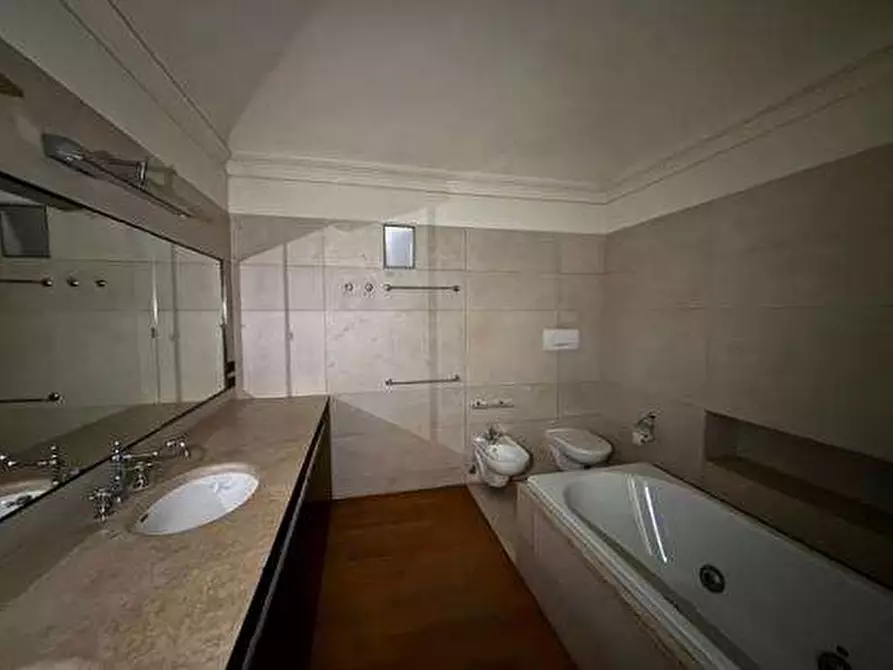 Immagine 29 di Appartamento in vendita  in Via Stanga Busca a Carate Brianza