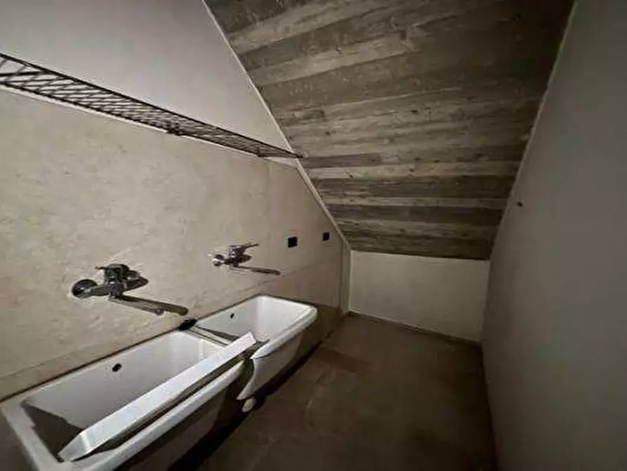 Immagine 32 di Appartamento in vendita  in Via Stanga Busca a Carate Brianza