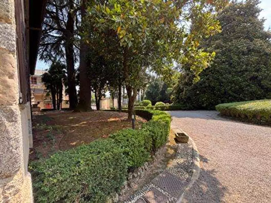 Immagine 40 di Appartamento in vendita  in Via Stanga Busca a Carate Brianza