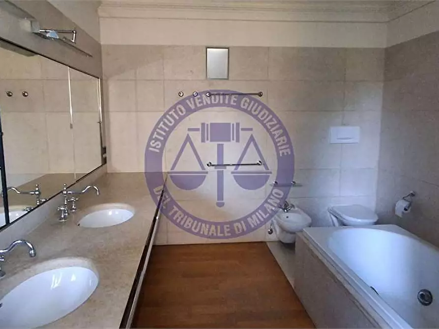 Immagine 237 di Appartamento in vendita  in Via Stanga Busca a Carate Brianza