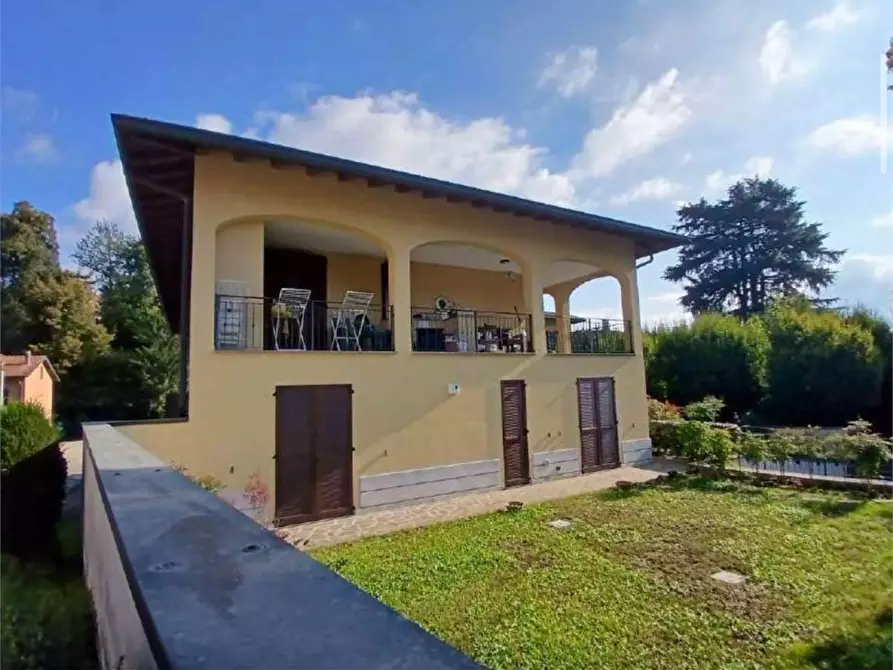 Immagine 8 di Appartamento in vendita  in Via Monte Grappa 3 a Cabiate