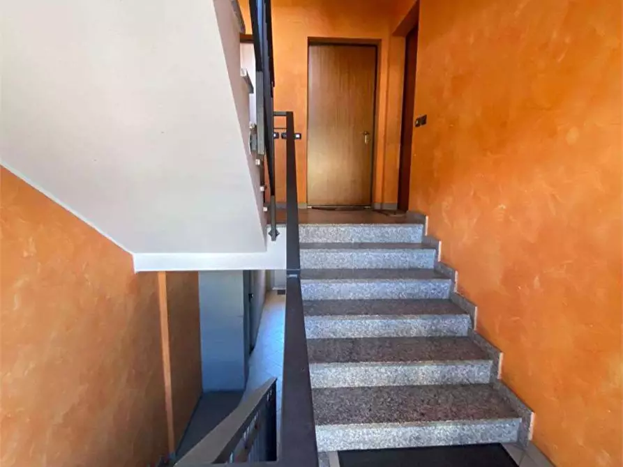 Immagine 5 di Appartamento in vendita  in Via s. michele  28 a Venegono Inferiore