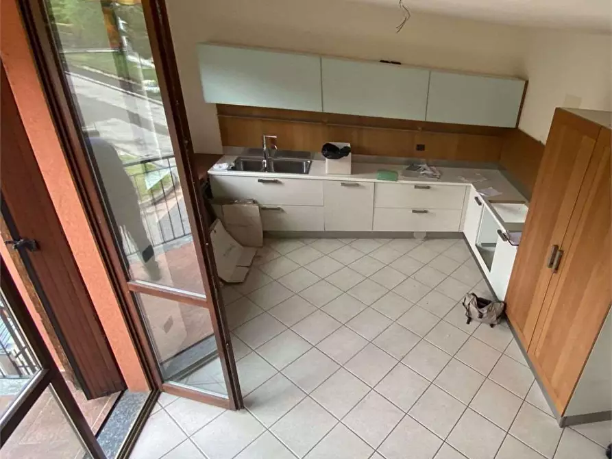Immagine 6 di Appartamento in vendita  in Via s. michele  28 a Venegono Inferiore