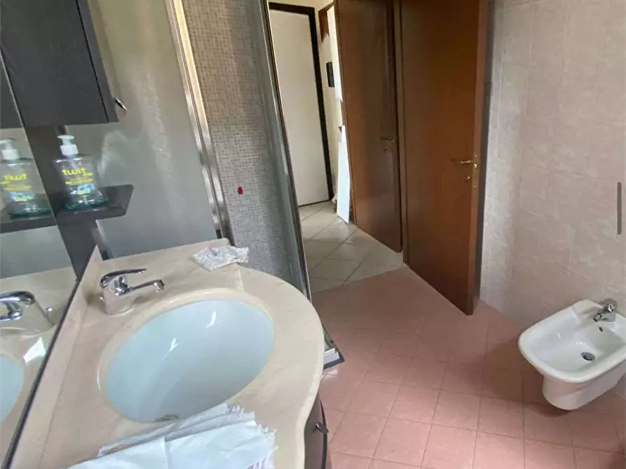 Immagine 11 di Appartamento in vendita  in Via s. michele  28 a Venegono Inferiore