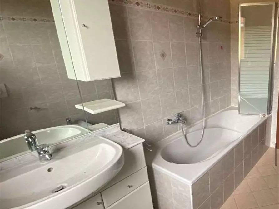 Immagine 17 di Appartamento in vendita  in Via s. michele  28 a Venegono Inferiore