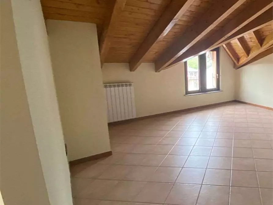 Immagine 21 di Appartamento in vendita  in Via s. michele  28 a Venegono Inferiore