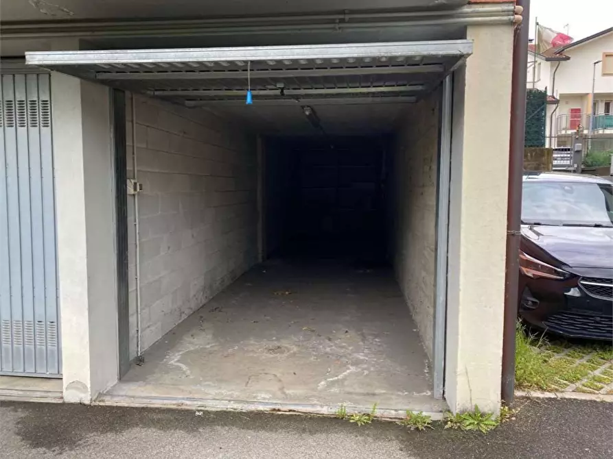 Immagine 25 di Appartamento in vendita  in Via s. michele  28 a Venegono Inferiore