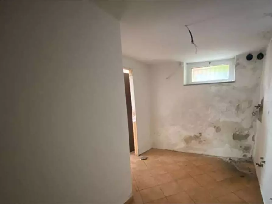 Immagine 7 di Appartamento in vendita  in Frazione Orascio a Maccagno Con Pino E Veddasca