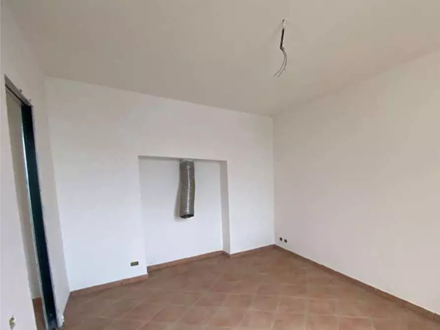 Immagine 9 di Appartamento in vendita  in Frazione Orascio a Maccagno Con Pino E Veddasca