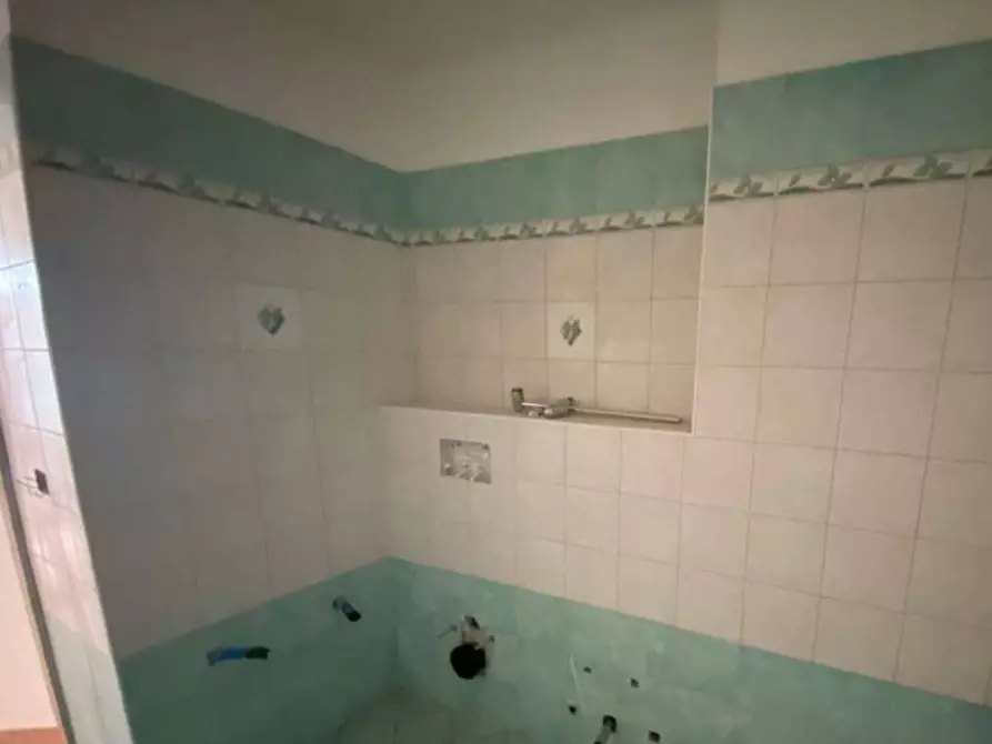 Immagine 12 di Appartamento in vendita  in Frazione Orascio a Maccagno Con Pino E Veddasca