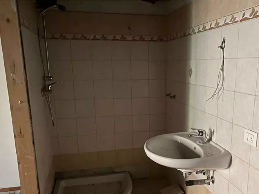 Immagine 22 di Appartamento in vendita  in Frazione Orascio a Maccagno Con Pino E Veddasca