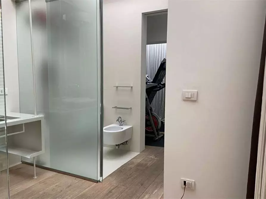 Immagine 17 di Appartamento in vendita  in Via torino  105 a Venezia