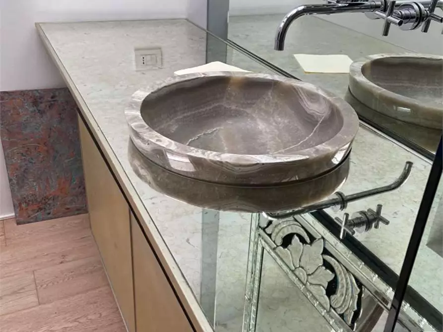 Immagine 21 di Appartamento in vendita  in Via torino  105 a Venezia