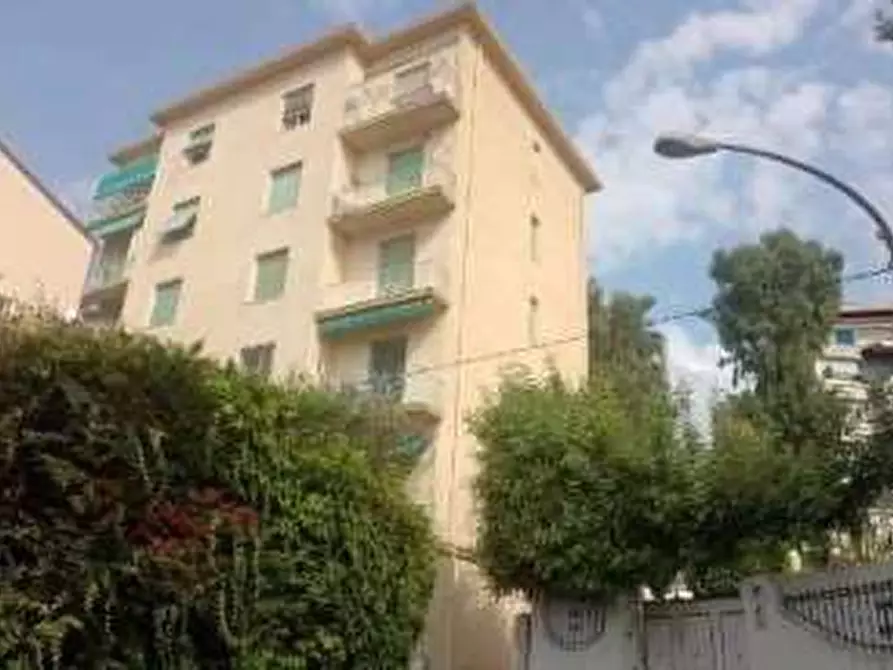 Immagine 1 di Appartamento in vendita  in Via Privata al Sole 52-54 a San Remo
