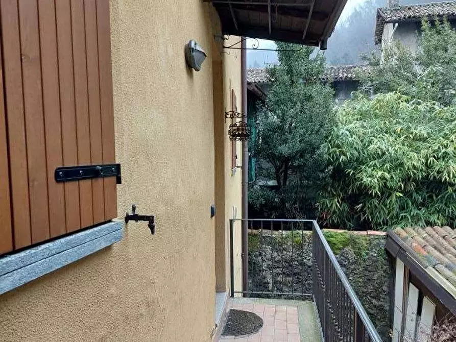 Immagine 7 di Appartamento in vendita  in Via Carrobbio 1 a Valbrona