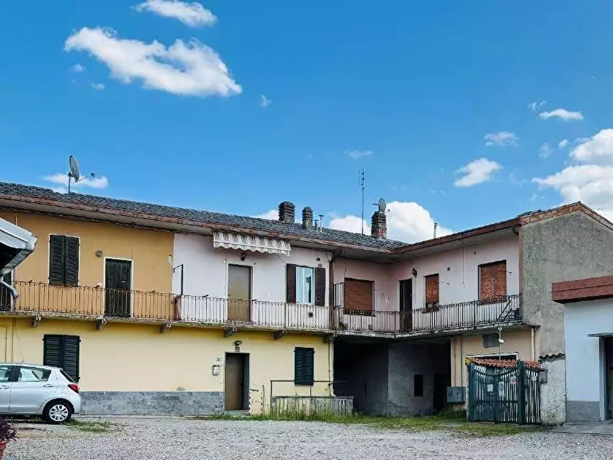 Immagine 2 di Appartamento in vendita  in Viale bioso  6 a Vergiate