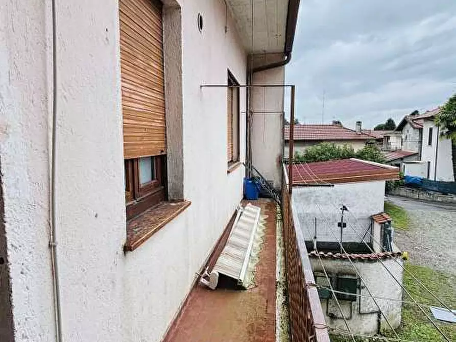 Immagine 17 di Appartamento in vendita  in Viale bioso  6 a Vergiate