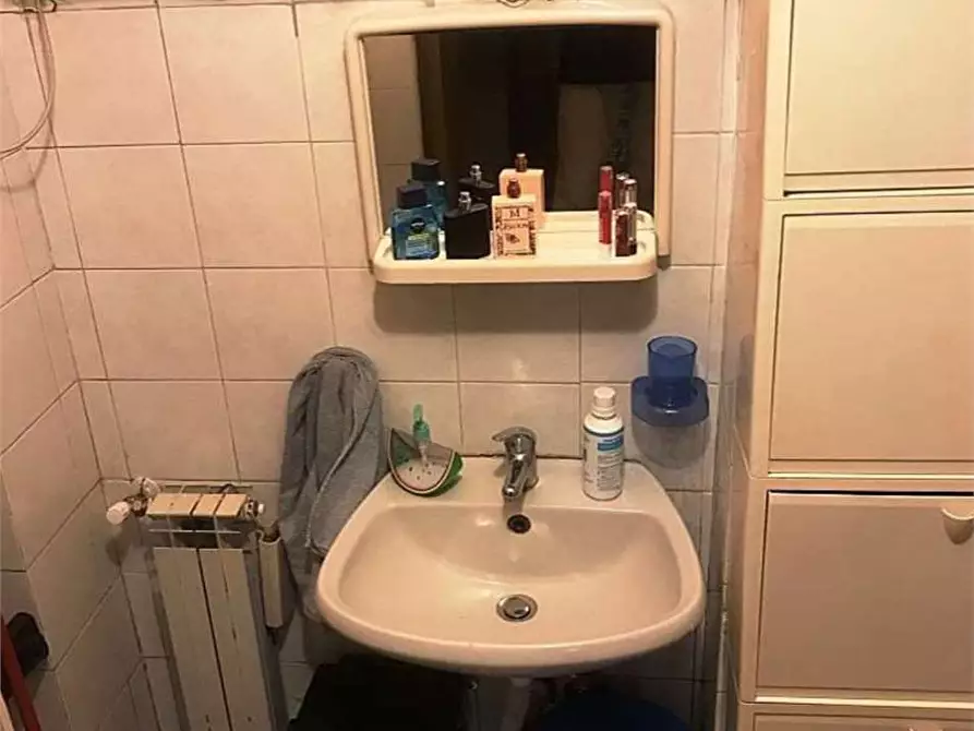 Immagine 10 di Appartamento in vendita  in Via terzaghi  3 a Gorla Minore