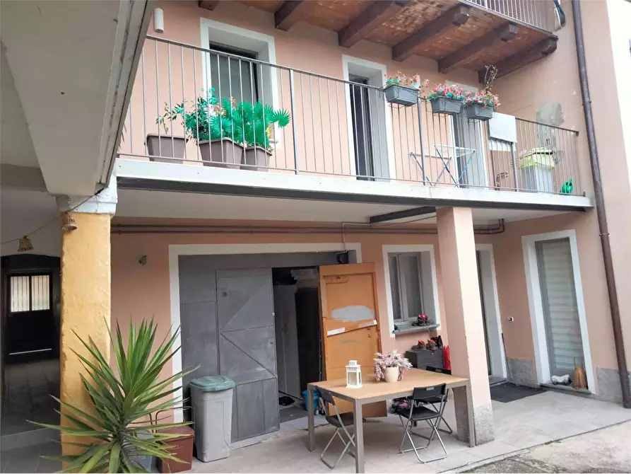 Immagine 1 di Appartamento in vendita  in Vicolo piatti, 9, 21059 viggiù va, italia a Viggiù