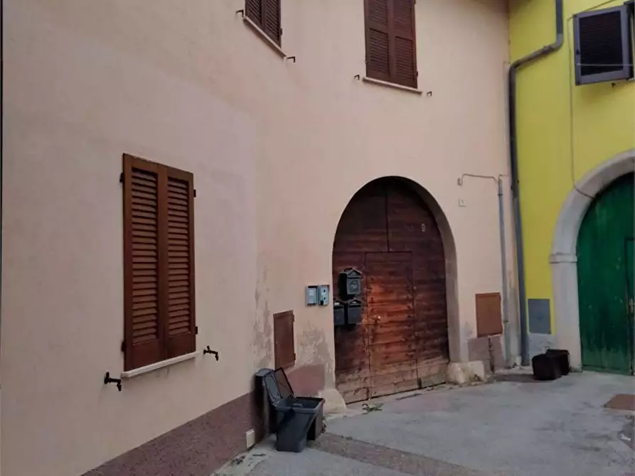 Immagine 2 di Appartamento in vendita  in Vicolo piatti, 9, 21059 viggiù va, italia a Viggiù