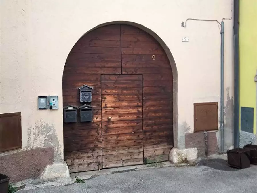 Immagine 3 di Appartamento in vendita  in Vicolo piatti, 9, 21059 viggiù va, italia a Viggiù