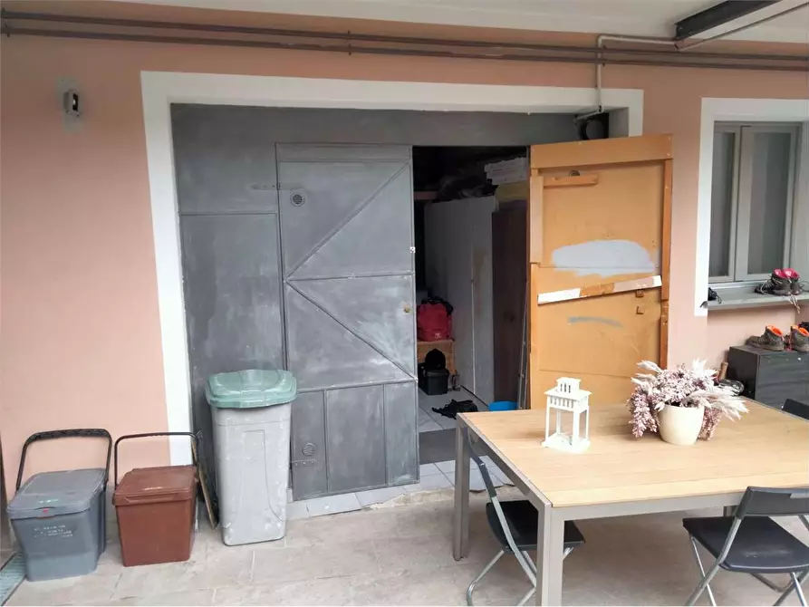 Immagine 4 di Appartamento in vendita  in Vicolo piatti, 9, 21059 viggiù va, italia a Viggiù