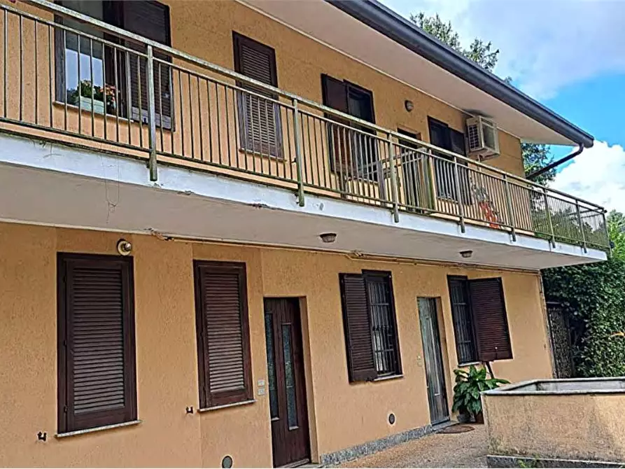Immagine 1 di Appartamento in vendita  in Via Kennedy 1 a Venegono Superiore