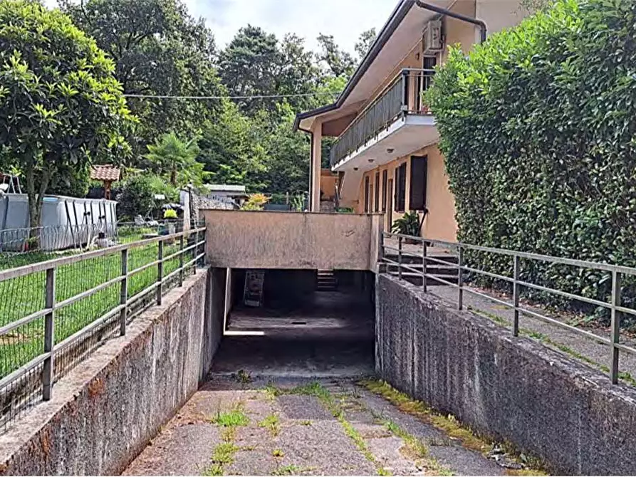 Immagine 8 di Appartamento in vendita  in Via Kennedy 1 a Venegono Superiore