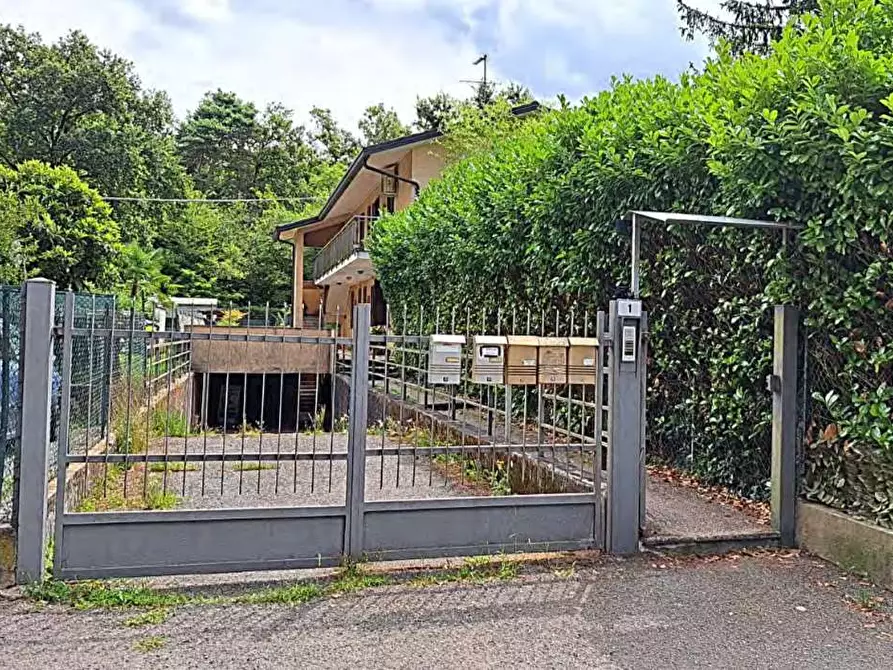 Immagine 9 di Appartamento in vendita  in Via Kennedy 1 a Venegono Superiore