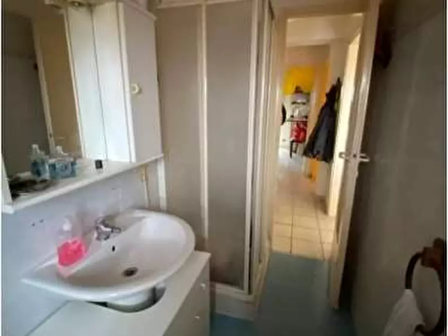 Immagine 11 di Appartamento in vendita  in Piazza Comolli 5 a Cantello