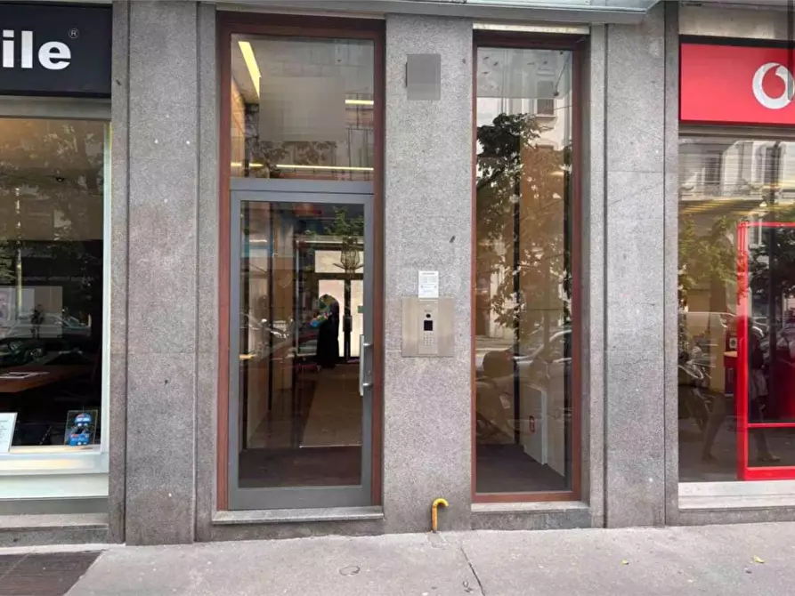 Immagine 1 di Appartamento in vendita  a Milano