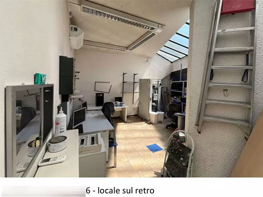 Immagine 4 di Ufficio in vendita  in Via Privata Renzo e Lucia 5 a Milano