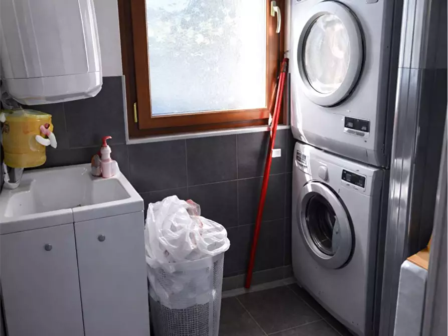 Immagine 5 di Appartamento in vendita  in Via Cascina Tremolada  11 a Veduggio Con Colzano