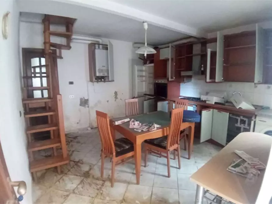 Immagine 3 di Appartamento in vendita  in Via IV Novembre 2 a Guanzate