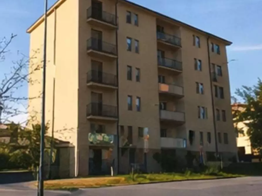 Immagine 2 di Appartamento in vendita  in Via Montello,  15 a Pessano Con Bornago