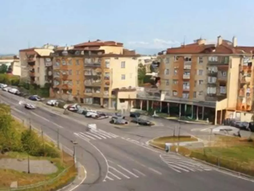 Immagine 4 di Appartamento in vendita  in Via Montello,  15 a Pessano Con Bornago