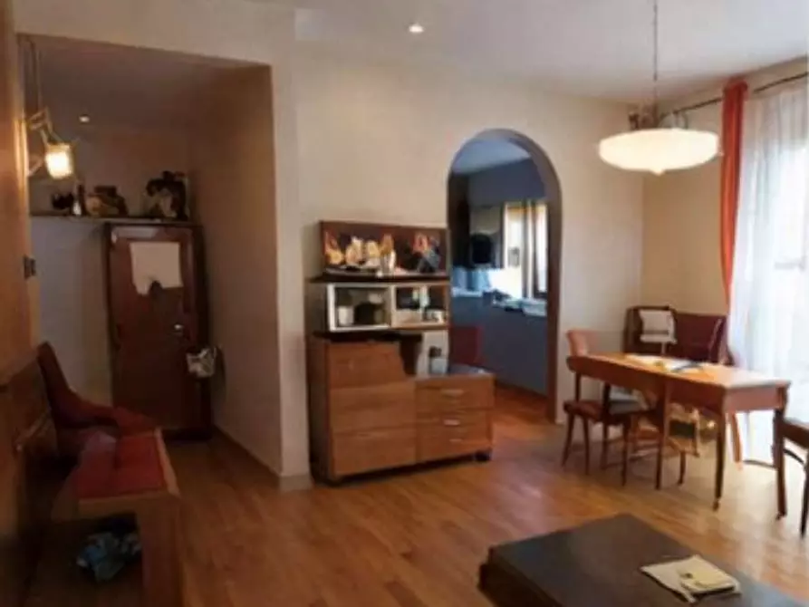 Immagine 8 di Appartamento in vendita  in Via Montello,  15 a Pessano Con Bornago