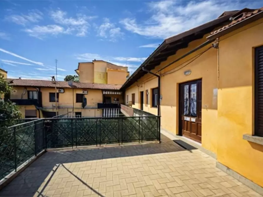 Immagine 3 di Appartamento in vendita  in Via della torre  21 a Arsago Seprio