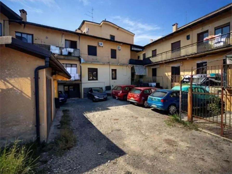 Immagine 8 di Appartamento in vendita  in Via della torre  21 a Arsago Seprio